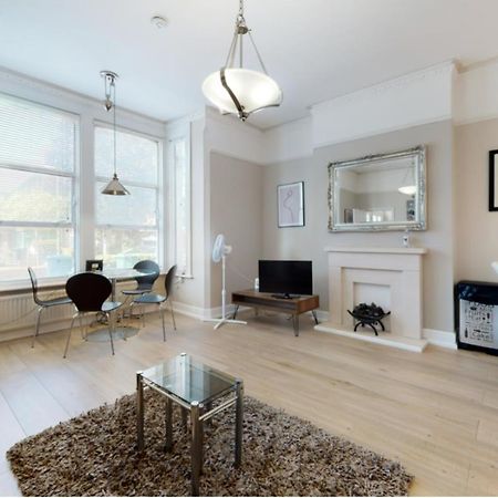 Super 1 Bedroom Flat In Hendon Near Middlesex University With Private Parking Exterior photo